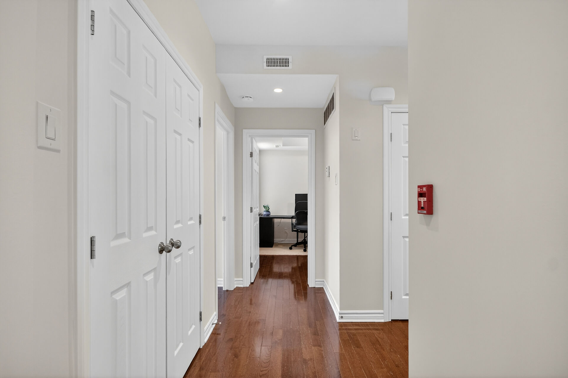 849-entrance hallway