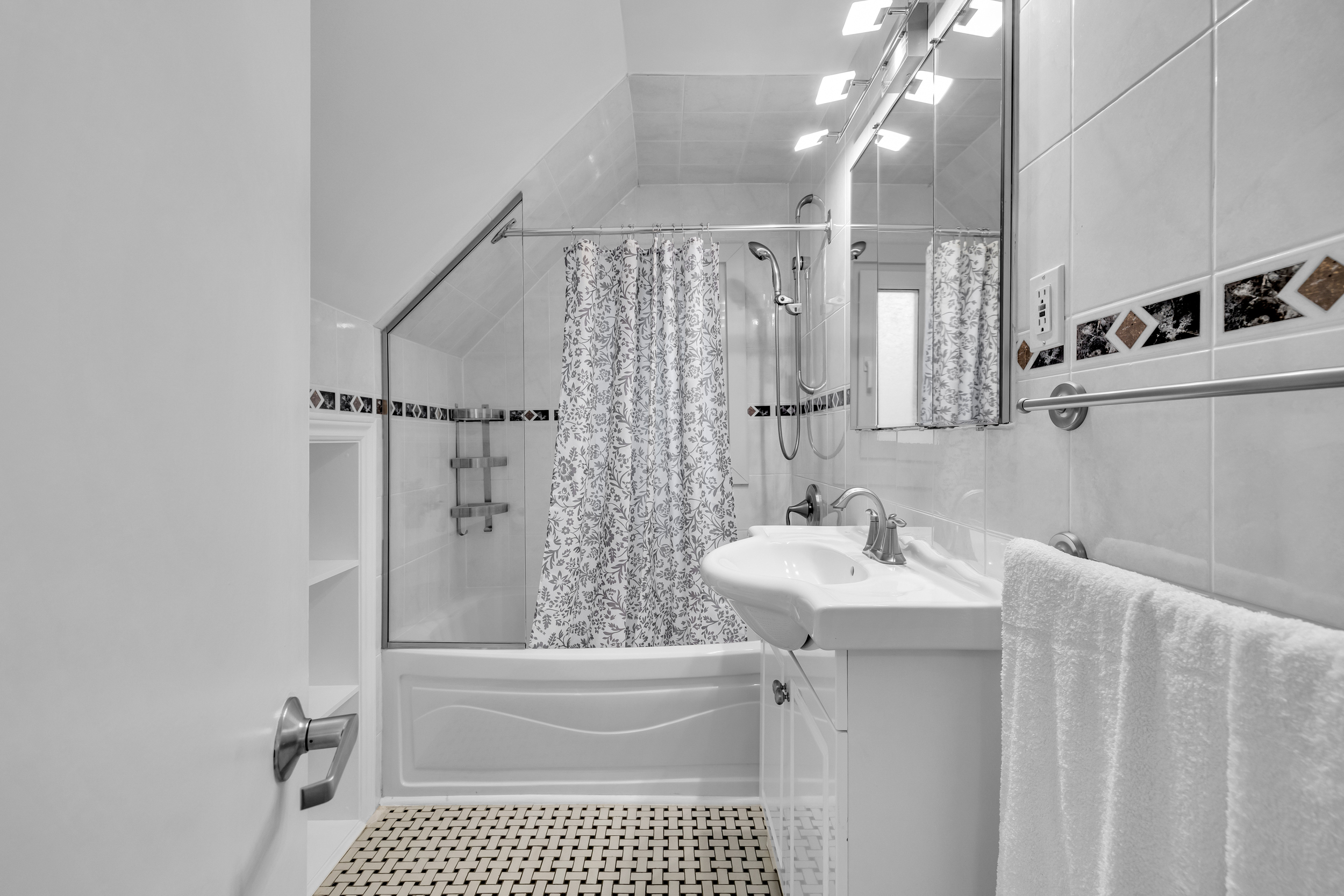 229 G - Bathrm 229 G - Bathrm