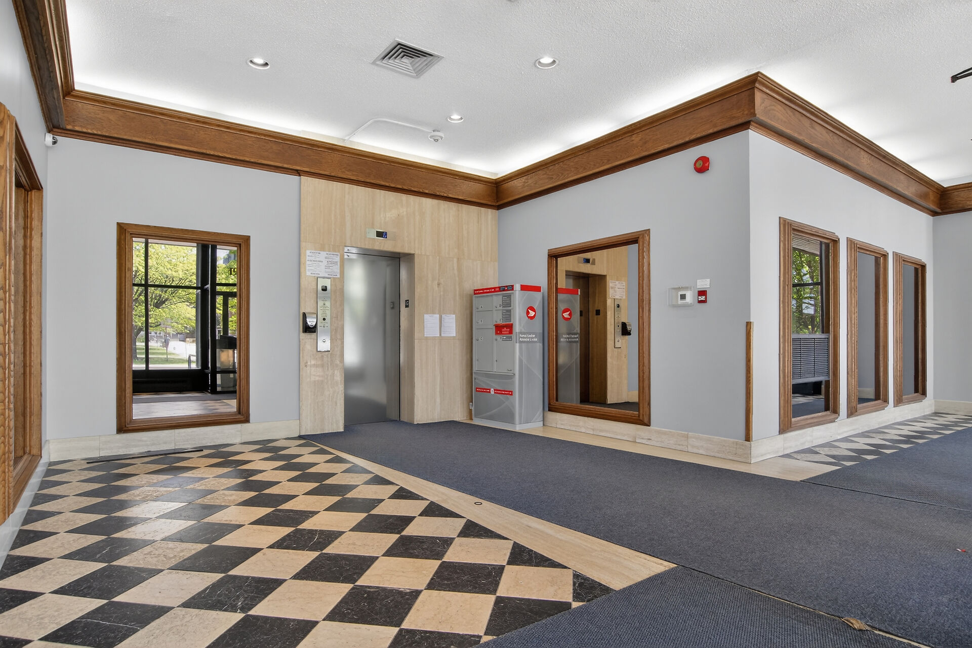 602-Lobby3