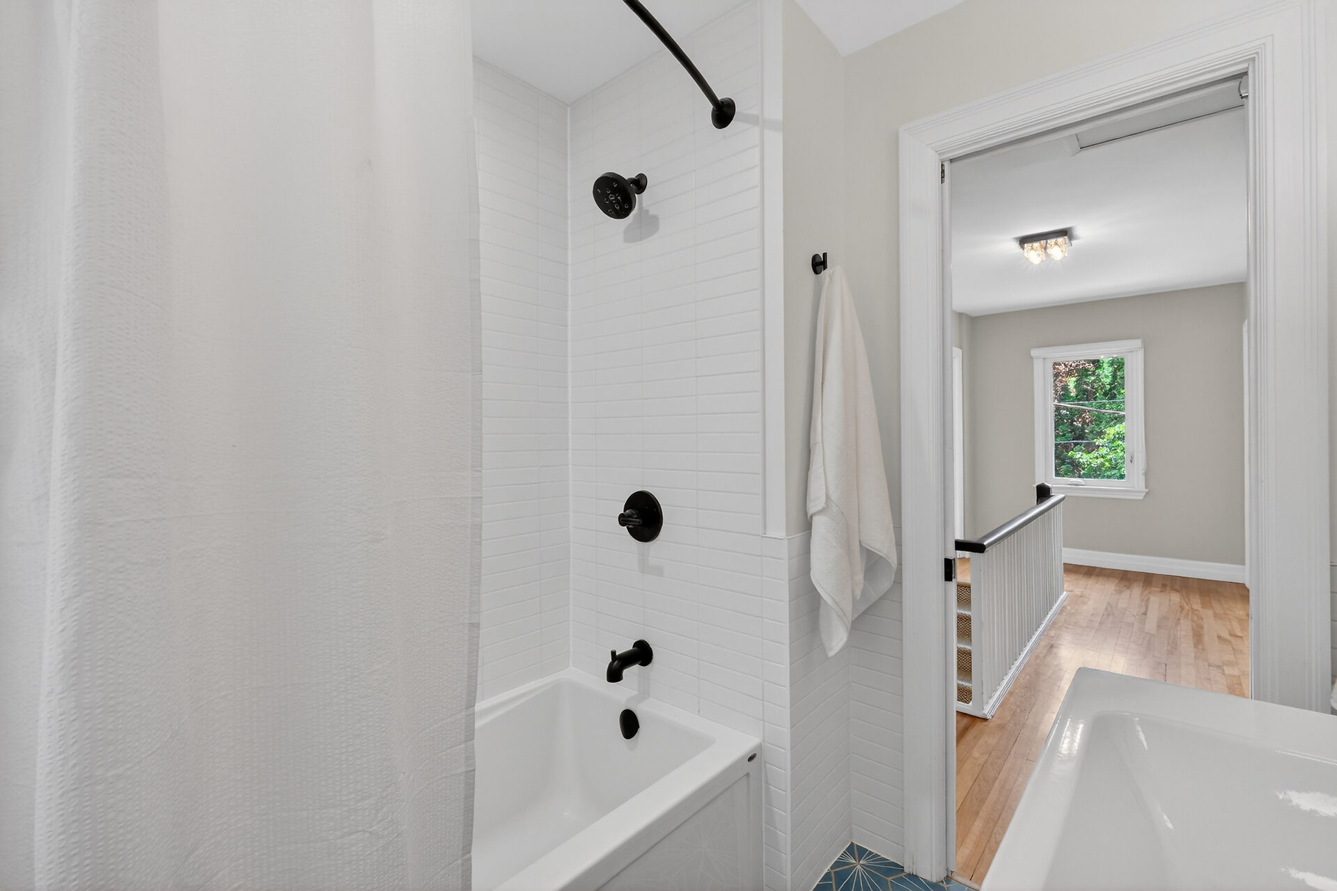 90 S - Bathroom 2 90 S - Bathroom 2
